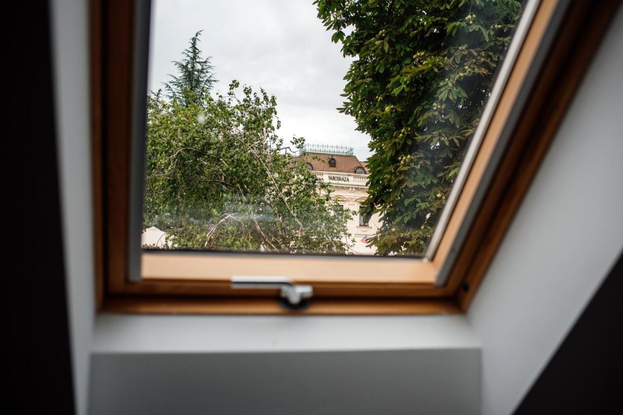 Loftlakasom**** * Veszprem