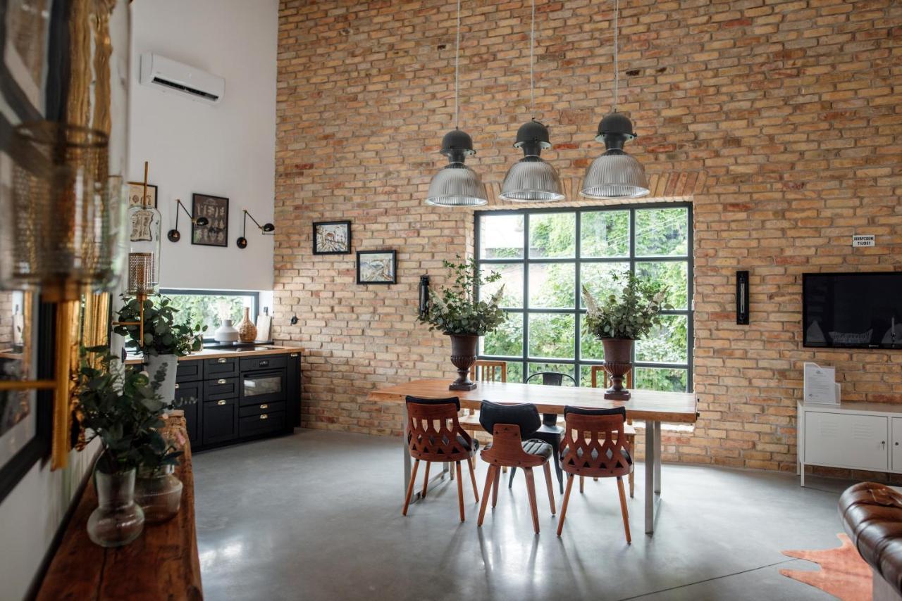 Loftlakasom**** * Veszprem