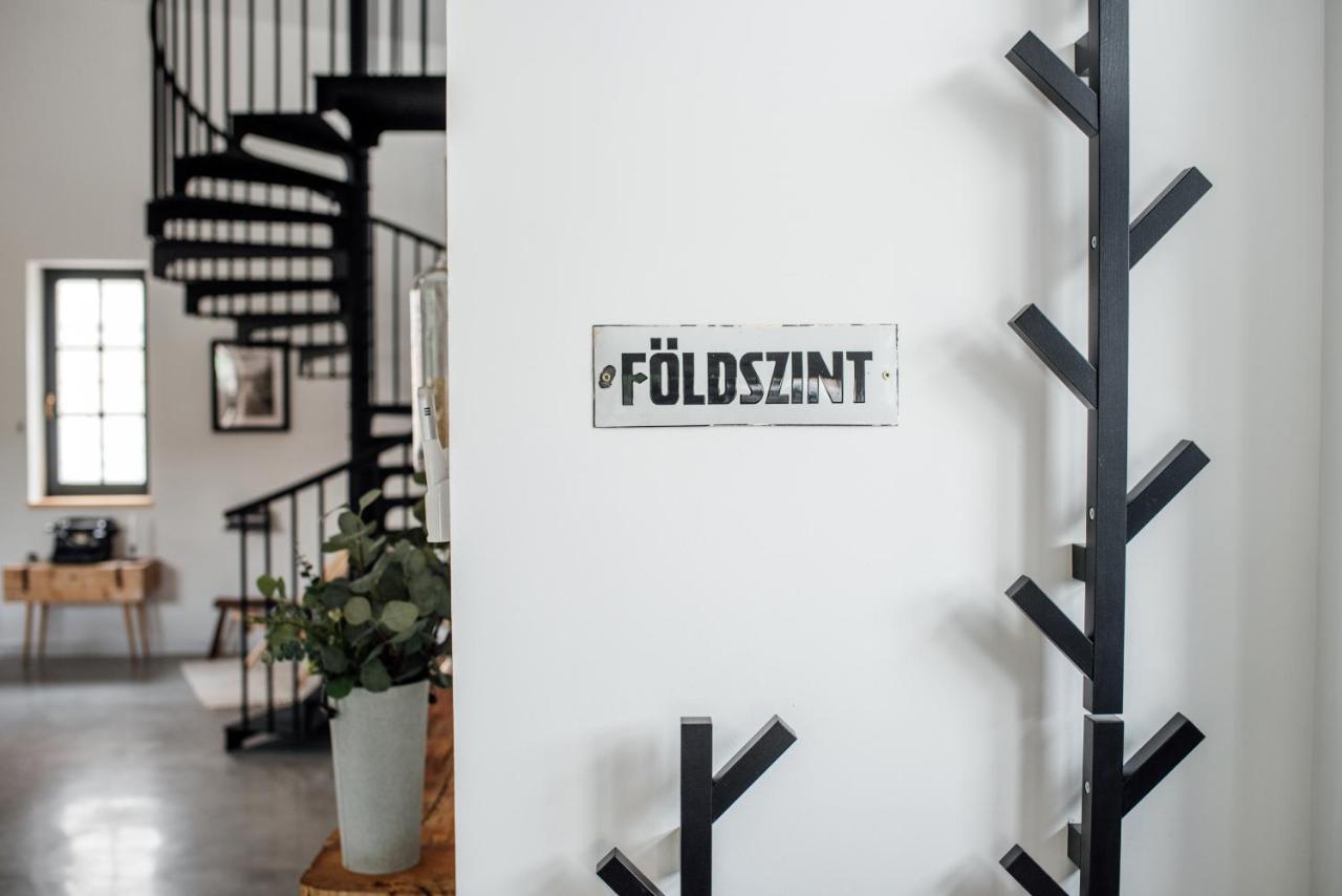 Loftlakasom**** * Veszprem