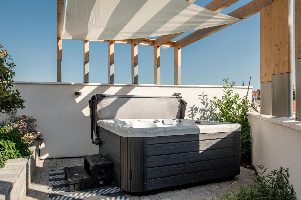 Loftlakasom**** * Veszprem